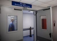 Κρούσματα σήμερα 1/4: Δύσκολες ώρες για τα νοσοκομεία
