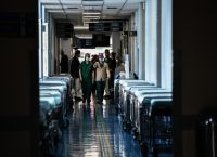 Κορωνοϊός: Στο κόκκινο τα νοσοκομεία