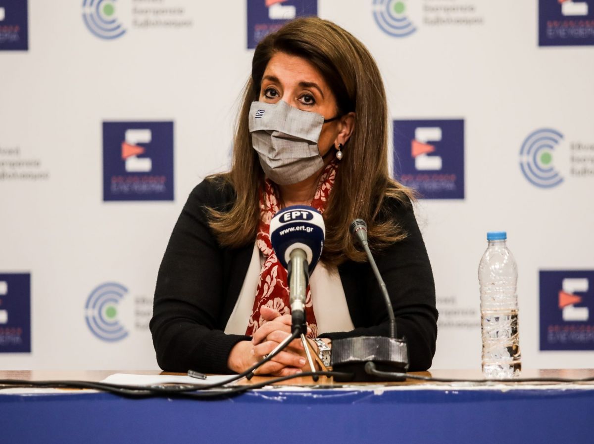 Παπαευαγγέλου: Νέοι τα περισσότερα στα κρούσματα