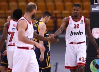 Ολυμπιακός – Χίμκι: 82-75 Ολυμπιακός – Χίμκι: 82-75