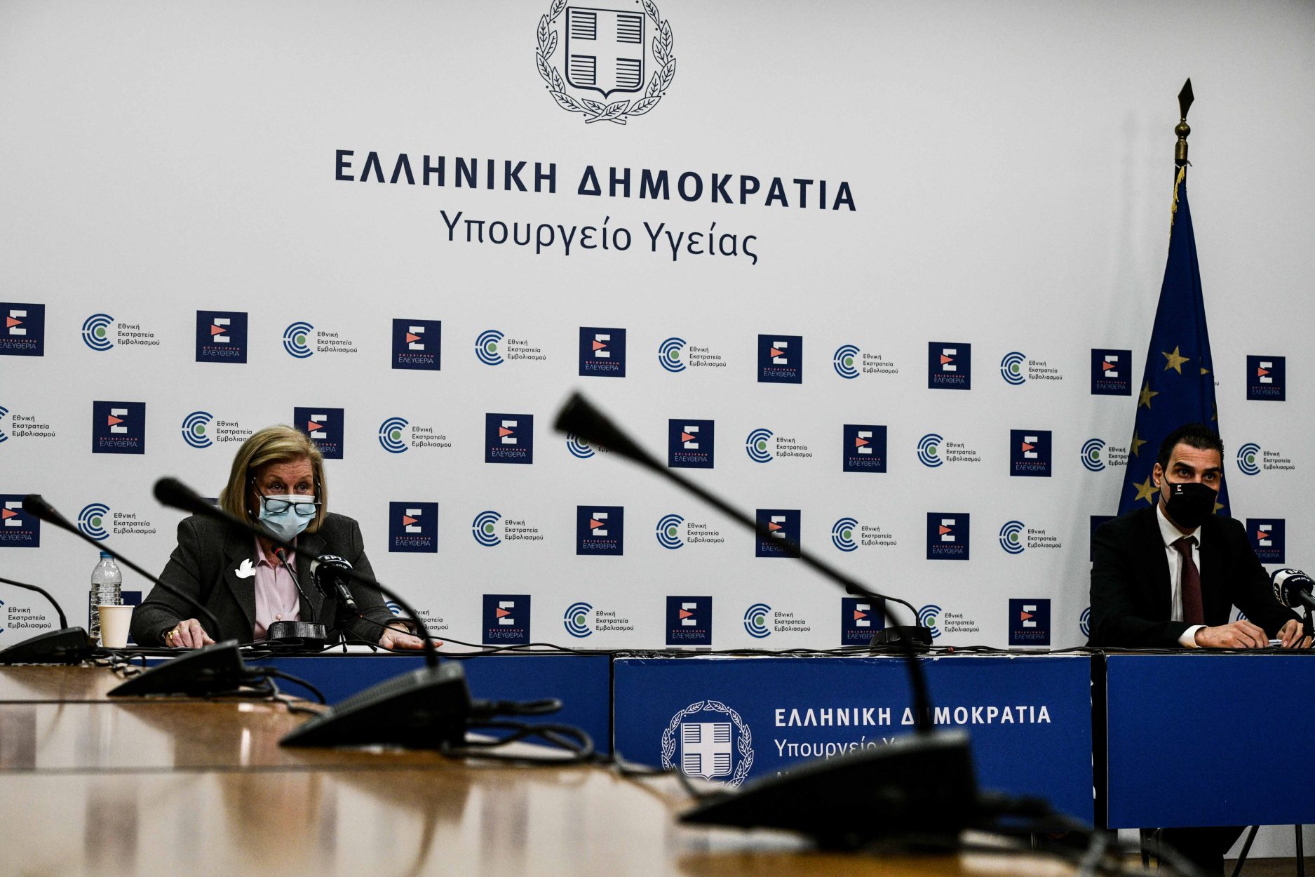 Εμβολιασμοί: Ανοίγουν τα ραντεβού για αυτές τις ηλικίες