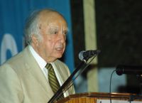 Πέθανε ο Βάσος Λυσσαρίδης