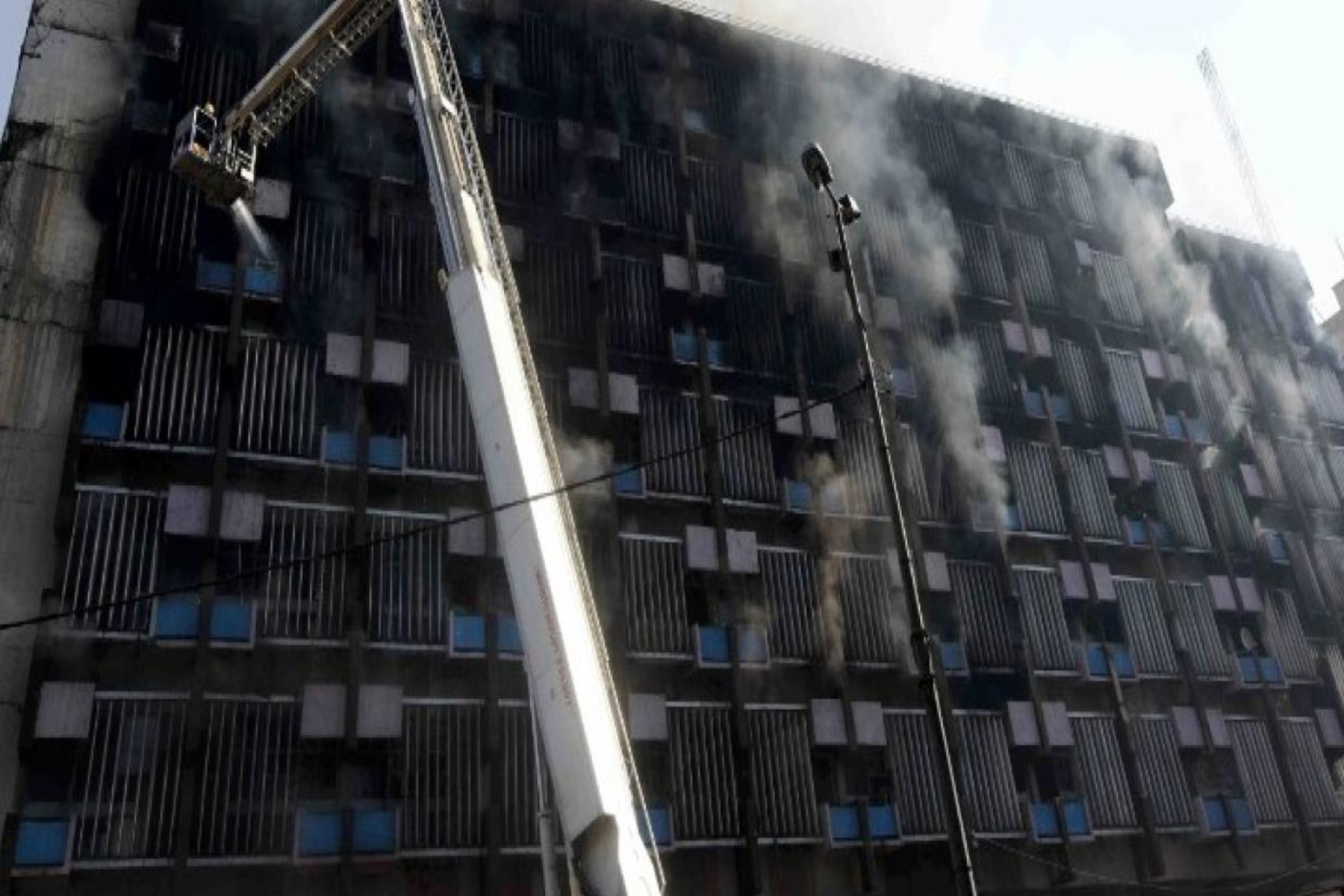 ΗΠΑ: Βοήθεια στο Ιράκ για την πυρκαγιά  με τους 82 νεκρούς