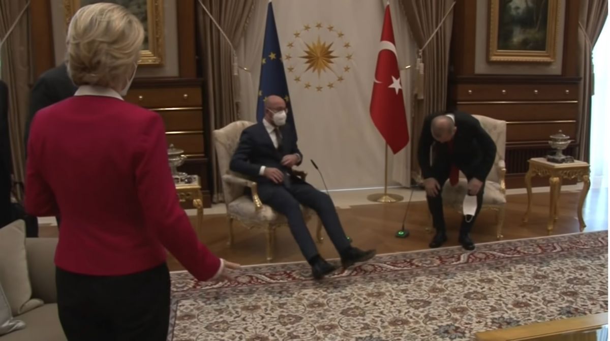 Ούρσουλα Φον ντερ Λάιεν: Οργή για το «καψώνι» από τον Ερντογάν