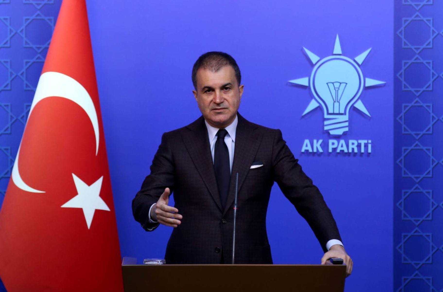 Ομέρ Τσελίκ: «Ο Δένδιας σαμποτάρισε τις διαπραγματεύσεις»