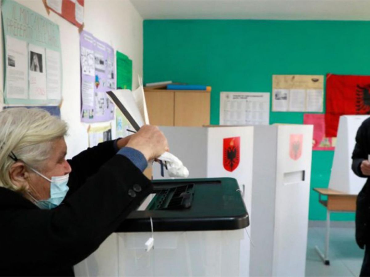 Αλβανία: Άνοιξαν σήμερα το πρωί οι κάλπες