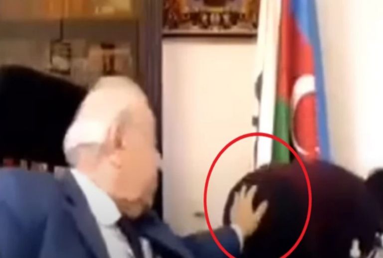 Πρώην βουλευτής έβαλε χέρι on camera σε συνεργάτιδά του