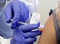 Κορωνοϊός Βρετανία: Ο εμβολιασμός μείωσε τα κρούσματα κατά 60% Κορωνοϊός Βρετανία: Ο εμβολιασμός μείωσε τα κρούσματα κατά 60%