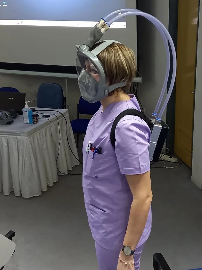 Μποδοσάκειο Νοσοκομείο: Παραδόθηκε μάσκα που αποστειρώνει τον αέρα από το ΑΠΘ