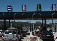 Αυστηρά μπλόκα σε όλη τη χώρα εν όψει Πάσχα Αυστηρά μπλόκα σε όλη τη χώρα εν όψει Πάσχα