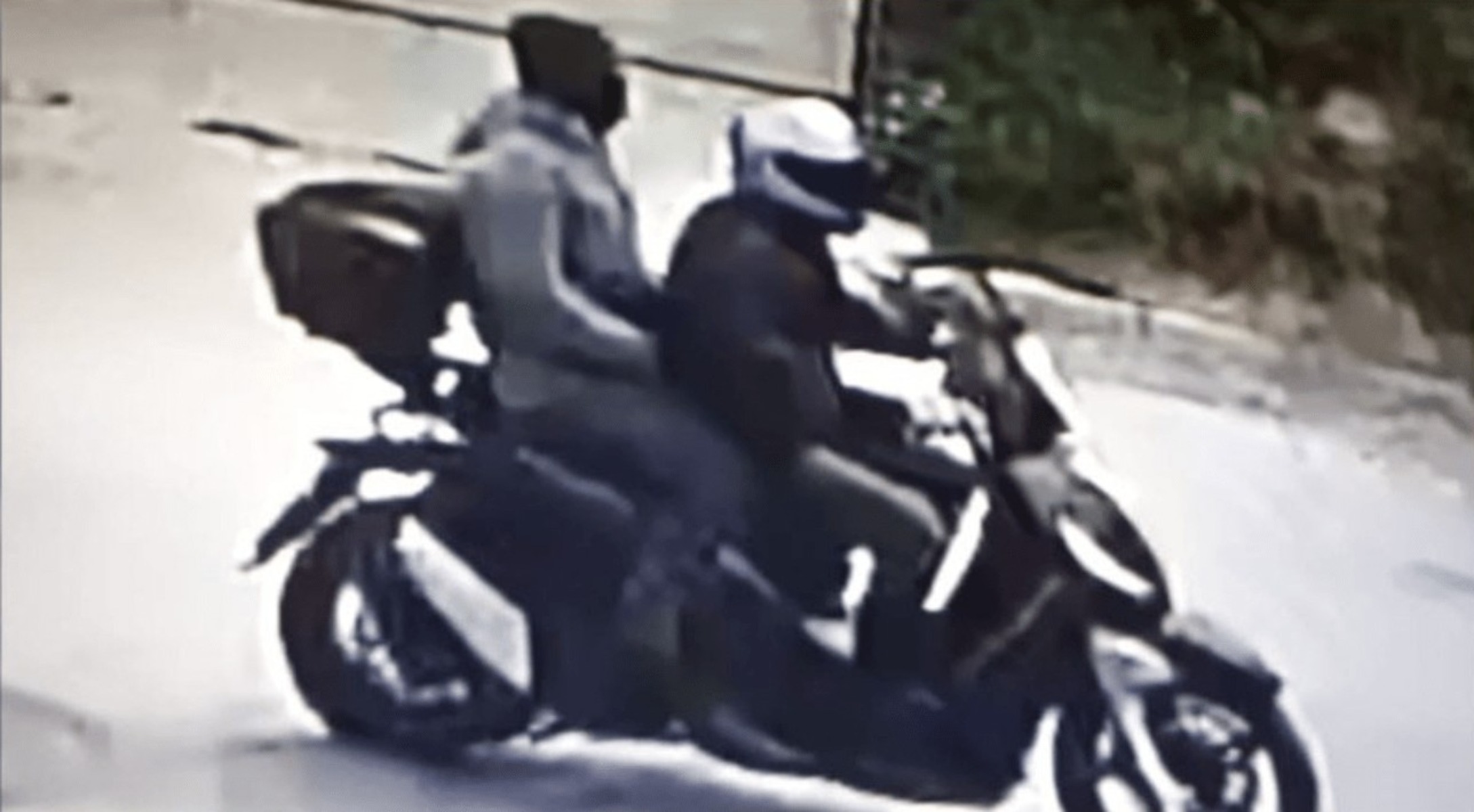 Γιώργος Καραϊβάζ: Νέο βίντεο από τη διαφυγή των δύο δολοφόνων