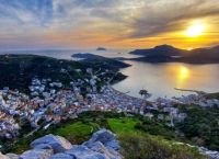 Φούρνοι Ικαρίας: Τα φιορδ του Αιγαίου σε καρτ-ποστάλ Φούρνοι Ικαρίας: Τα φιορδ του Αιγαίου σε καρτ-ποστάλ
