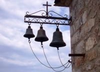 Δίστομο: Έκλεψαν τις καμπάνες από 6 εξωκλήσια Δίστομο: Έκλεψαν τις καμπάνες από 6 εξωκλήσια