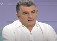 Κηδεία Καραϊβάζ: Το «αντίο» στον δολοφονημένο δημοσιογράφο Κηδεία Καραϊβάζ: Το «αντίο» στον δολοφονημένο δημοσιογράφο
