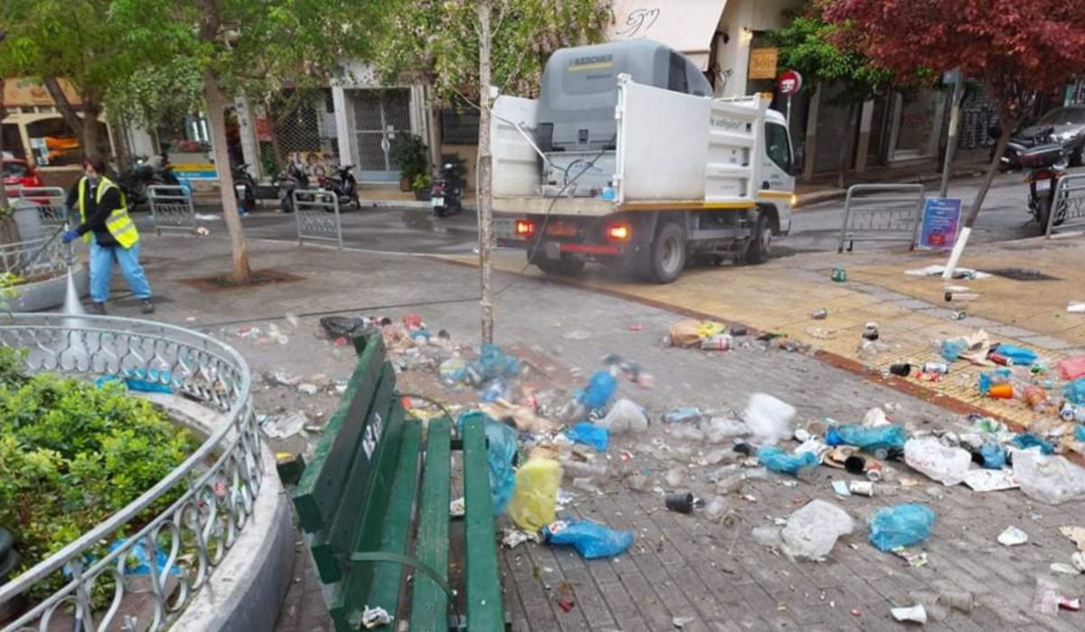Κυψέλη: Επιχείρηση καθαρισμού από τον Δήμο Αθηναίων μετά το κορωνοπάρτι