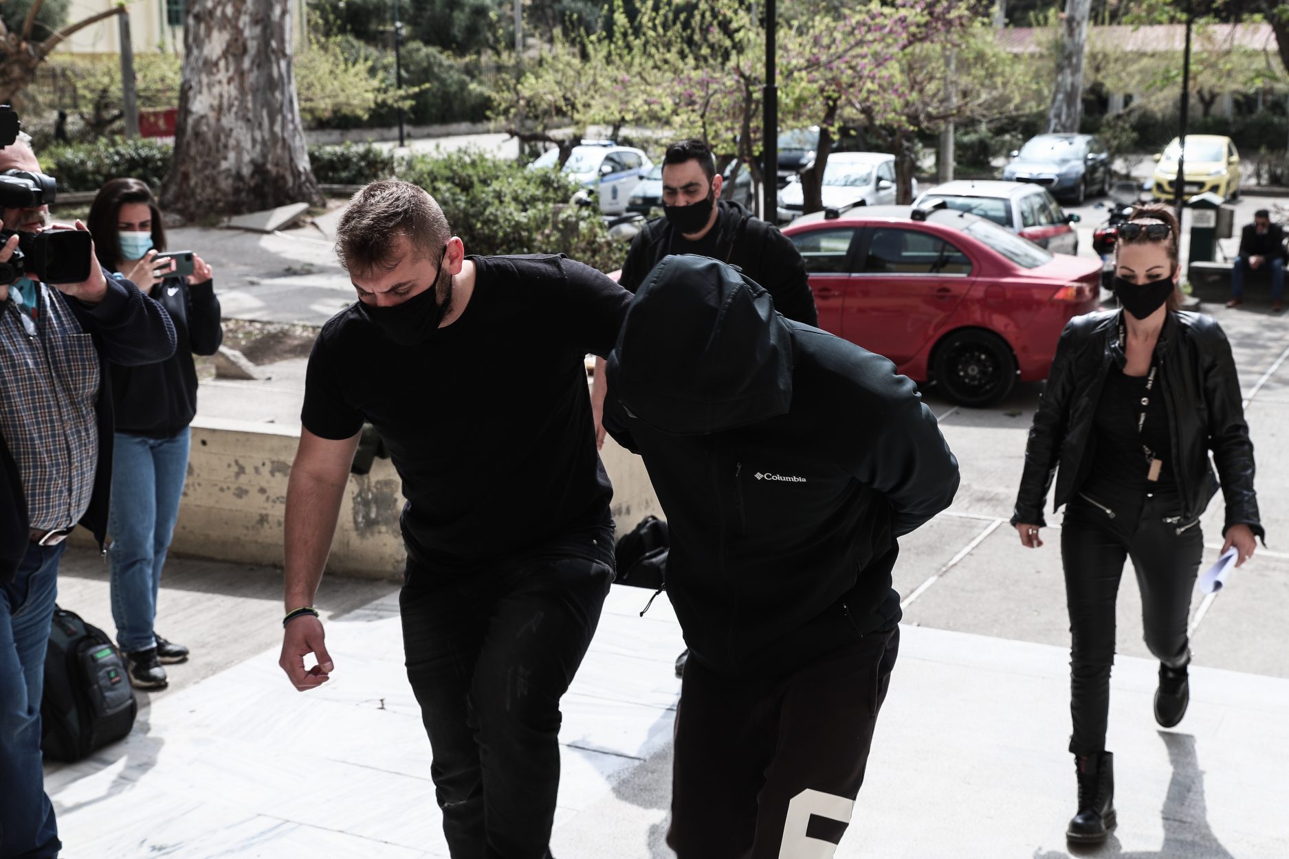 Κυψέλη: Καιγόταν το πρόσωπό μου από το καυστικό υγρό