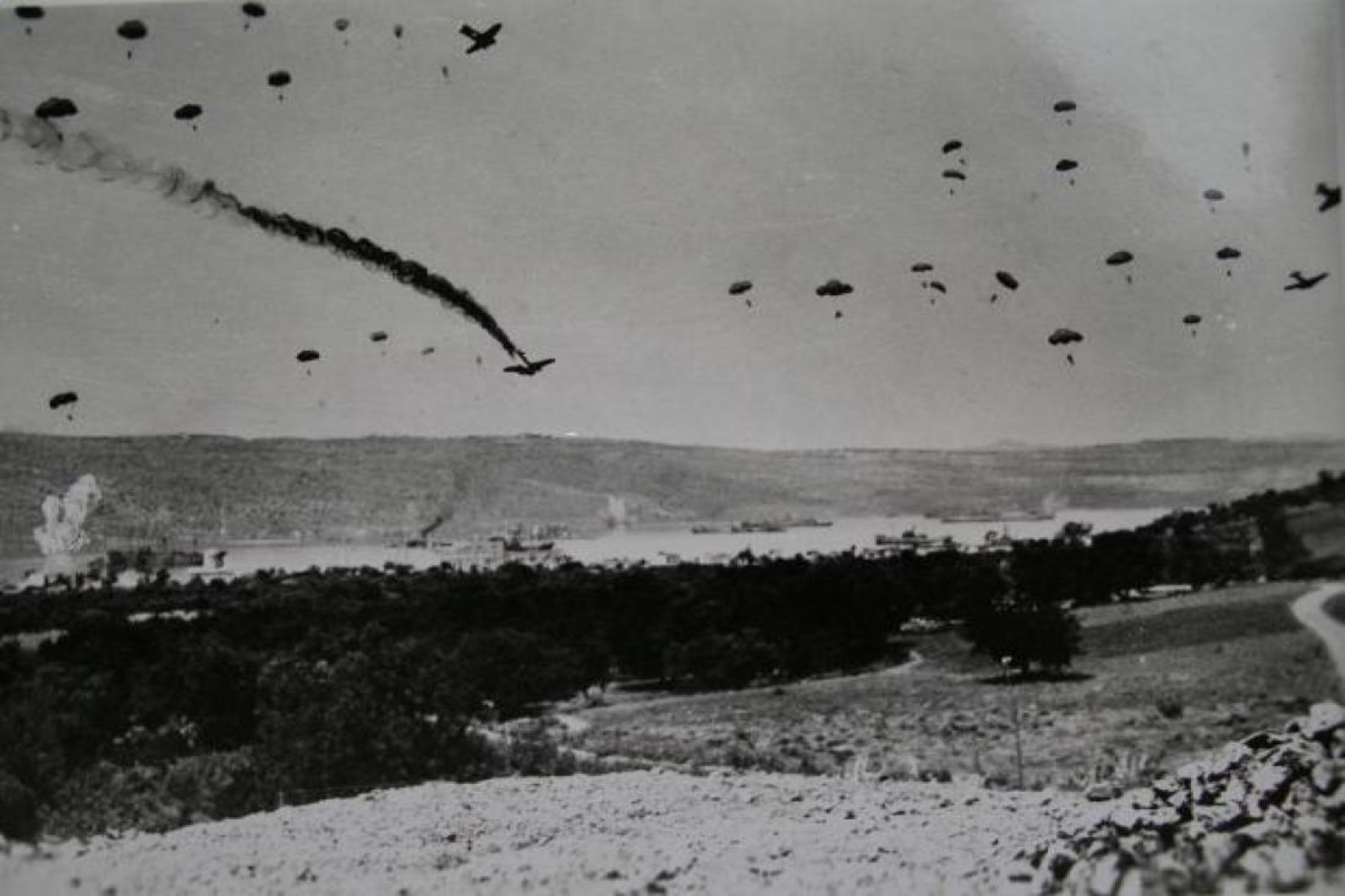 Ναζιστική φιέστα Κρήτη: Αντιδράσεις για τα σχέδια «Ευρωπαίων Αλεξιπτωτιστών»