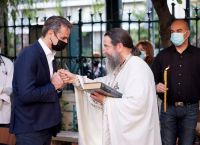 Κυριάκος Μητσοτάκης: Με τον γιο του στον επιτάφιο του Ιπποκράτειου Κυριάκος Μητσοτάκης: Με τον γιο του στον επιτάφιο του Ιπποκράτειου