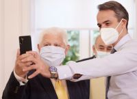 Μητσοτάκης: Συνάντηση με πολίτες 64- 93 ετών