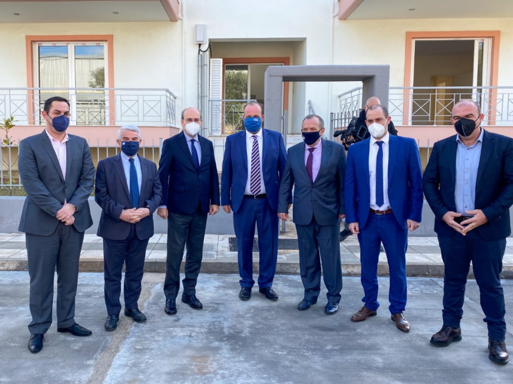 ΟΑΕΔ: Παραδόθηκαν 40 εργατικές κατοικίες στην Ελευσίνα