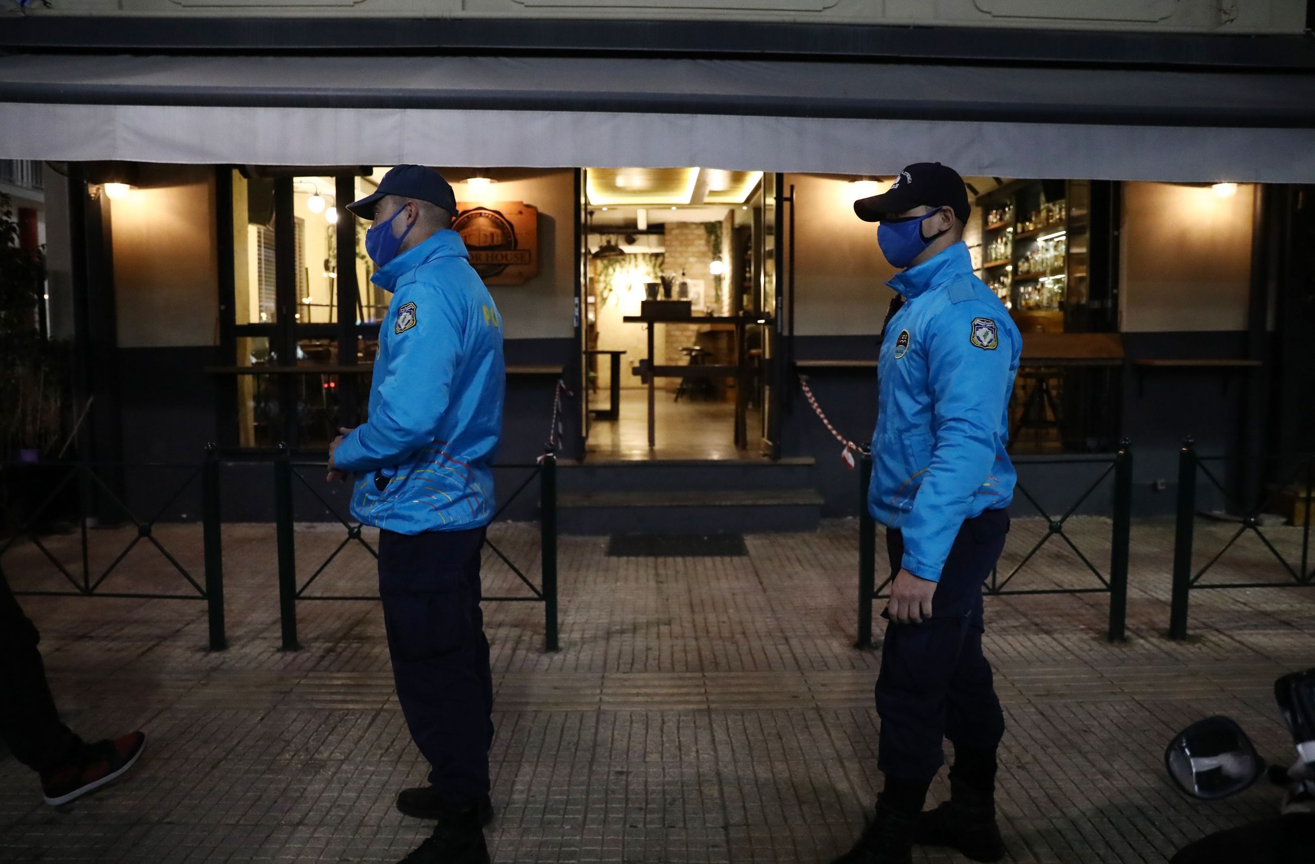 Περιστέρι: 9 προσαγωγές και 113 παραβάσεις για τα κορωνοπάρτι