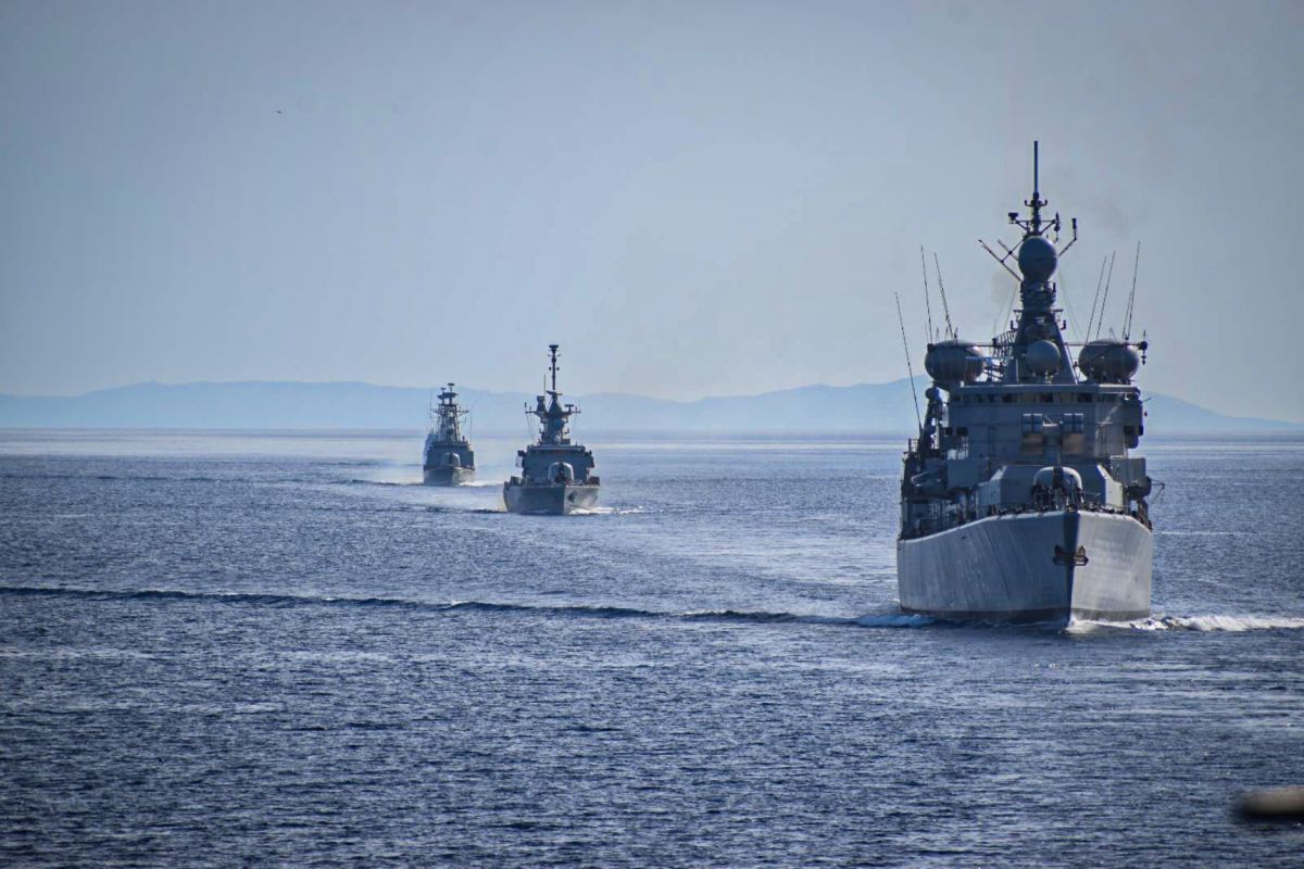 Δένδιας: Στα 10 μίλια έφτασαν τα τουρκικά πλοία από την Κρήτη – Παρουσίασε χάρτη στους Ευρωπαίους ΥΠΕΞ