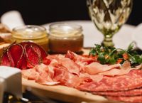 Prosciutto VS Jamon iberico Prosciutto VS Jamon iberico