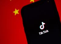 Παπακώστας TikTok: Πόλος έλξης για παιδόφιλους