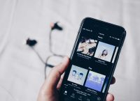 Spotify: Προτείνει εμβολιασμούς μετά μουσικής Spotify: Προτείνει εμβολιασμούς μετά μουσικής