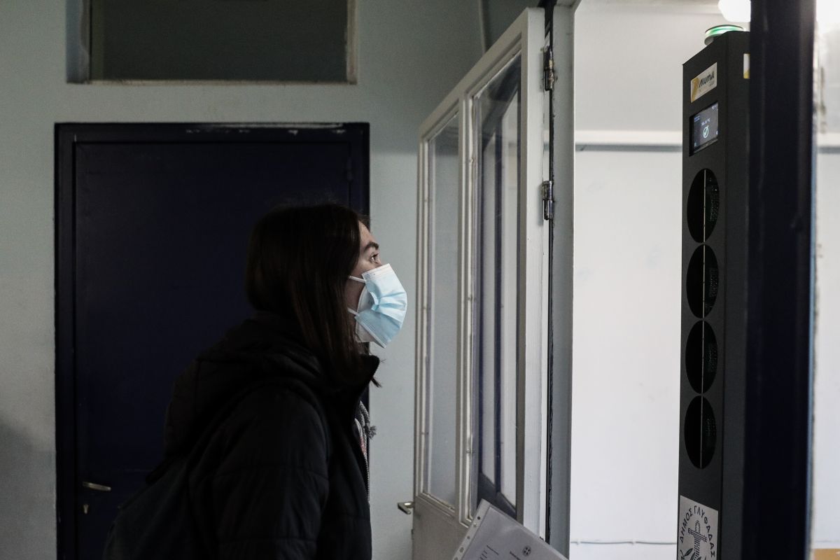 Λάρισα: Μήνυση σε 3 καθηγητές επειδή δεν άφησαν μαθητή χωρίς self test να πάει στο μάθημα