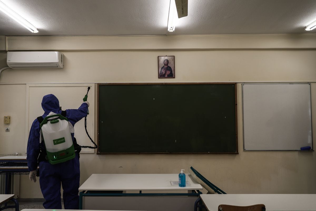 Άνοιγμα σχολείων: Στις 10 Μαΐου ανοίγουν Δημοτικά και Γυμνάσια
