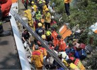 Ταϊβάν: Πάνω από 40 οι νεκροί από τον εκτροχιασμό του τρένου Ταϊβάν: Πάνω από 40 οι νεκροί από τον εκτροχιασμό του τρένου