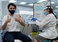 AstraZeneca: Εμβολιάστηκε ο Τζάστιν Τριντό