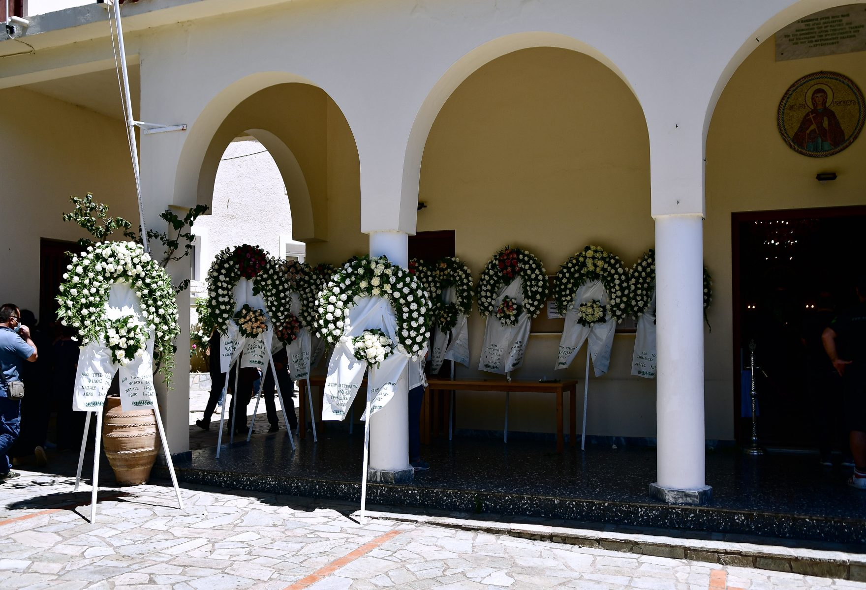 Γλυκά Νερά: Το τελευταίο αντίο στην 20χρονη Καρολάιν
