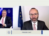 Βέμπερ Δελφοί: Επιταχύνονται οι εμβολιασμοί στην Ευρώπη Βέμπερ Δελφοί: Επιταχύνονται οι εμβολιασμοί στην Ευρώπη