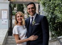 Τζένη Μπαλατσινού: Ο Βασίλης είναι εξαιρετικός στην αλλαγή πάνας Τζένη Μπαλατσινού: Ο Βασίλης είναι εξαιρετικός στην αλλαγή πάνας