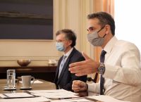 Μητσοτάκης Τσιόδρας: Η πανδημία συνεχίζει να μας απειλεί