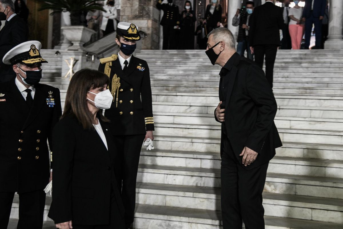 Σακελλαροπούλου: Οι ευχές για το Πάσχα