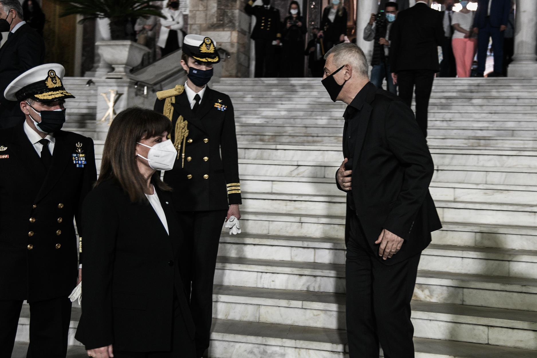 Σακελλαροπούλου: Οι ευχές για το Πάσχα