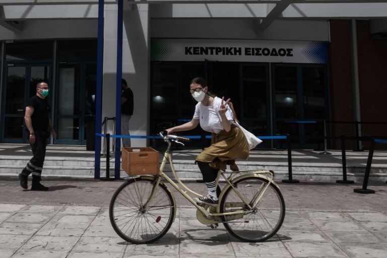 Κρούσματα σήμερα 5/5: Τι λένε οι ειδικοί για την πορεία της πανδημίας