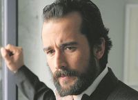 Τάσος Νούσιας: Γιατί είπε όχι στις “Άγριες Μέλισσες” Τάσος Νούσιας: Γιατί είπε όχι στις “Άγριες Μέλισσες”