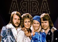 ABBA: Το θρυλικό συγκρότημα επιστρέφει μετά από 40 χρόνια ABBA: Το θρυλικό συγκρότημα επιστρέφει μετά από 40 χρόνια