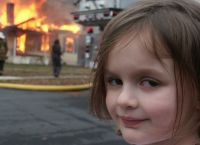 Disaster Girl: Το διάσημο meme πωλήθηκε έναντι $500.000