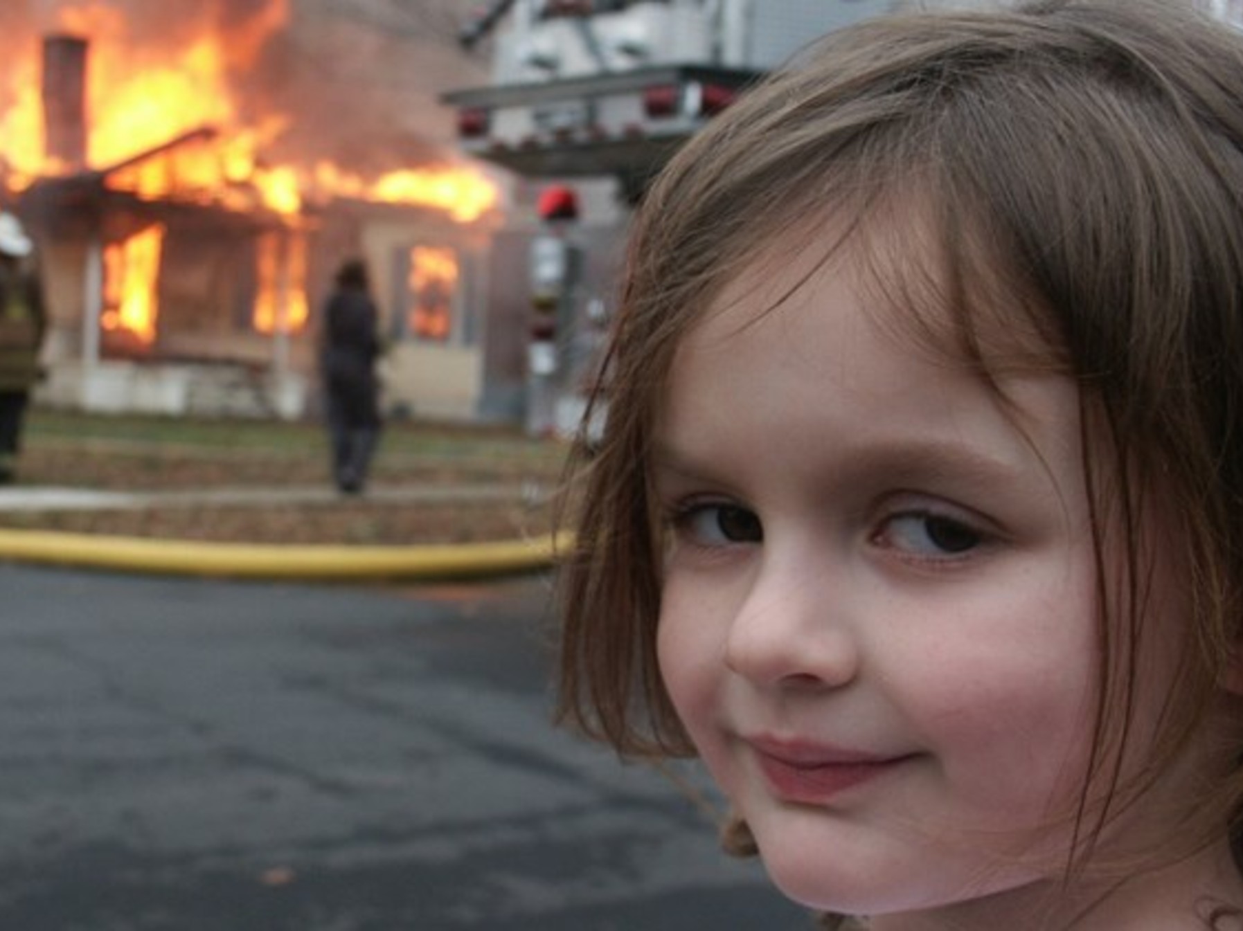 Disaster Girl: Το διάσημο meme πωλήθηκε έναντι $500.000