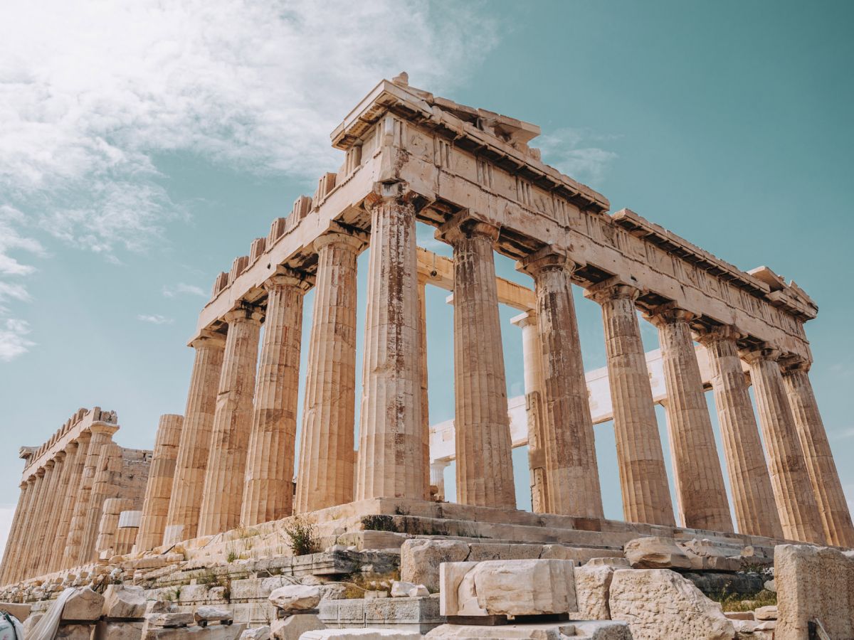Τουρισμός 2021: Η Ελλάδα άνοιξε πανιά με φόντο και πάλι την πανδημία