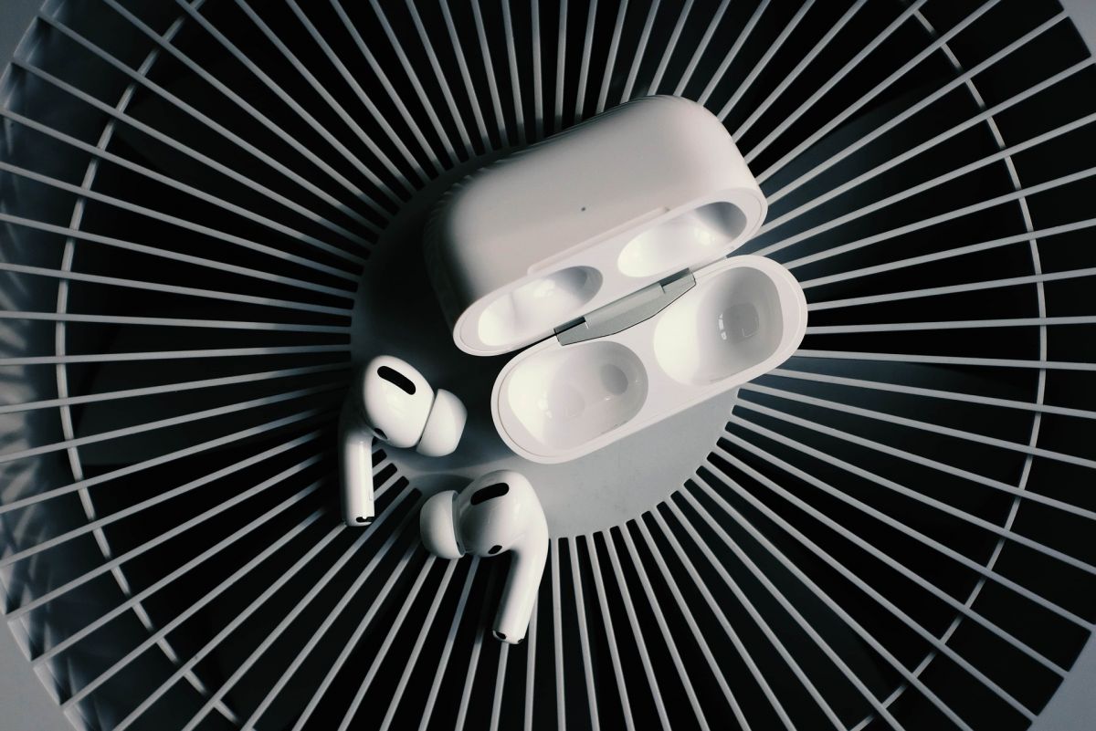 Airpods Pro: Διέρρευσαν οι νέες δυνατότητες