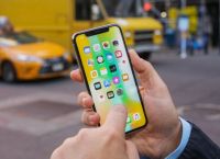 iPhone: Η κίνηση που κάνουμε όλοι και κρύβει πολλούς κινδύνους iPhone: Η κίνηση που κάνουμε όλοι και κρύβει πολλούς κινδύνους