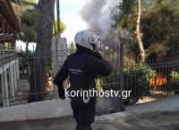 Φωτιά στα Ίσθμια: Οι φλόγες φτάνουν κοντά στα σπίτια