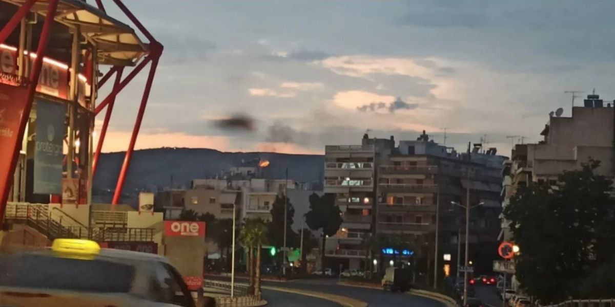 Νίκαια: Υπό έλεγχο η πυρκαγιά σε δασική έκταση