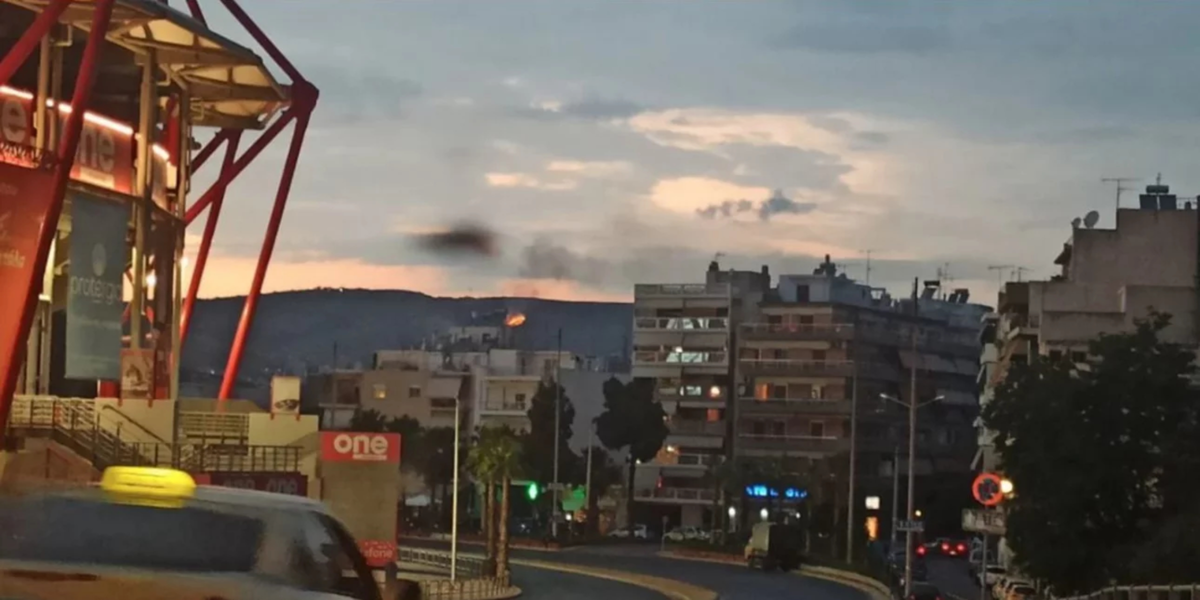 Νίκαια: Υπό έλεγχο η πυρκαγιά σε δασική έκταση